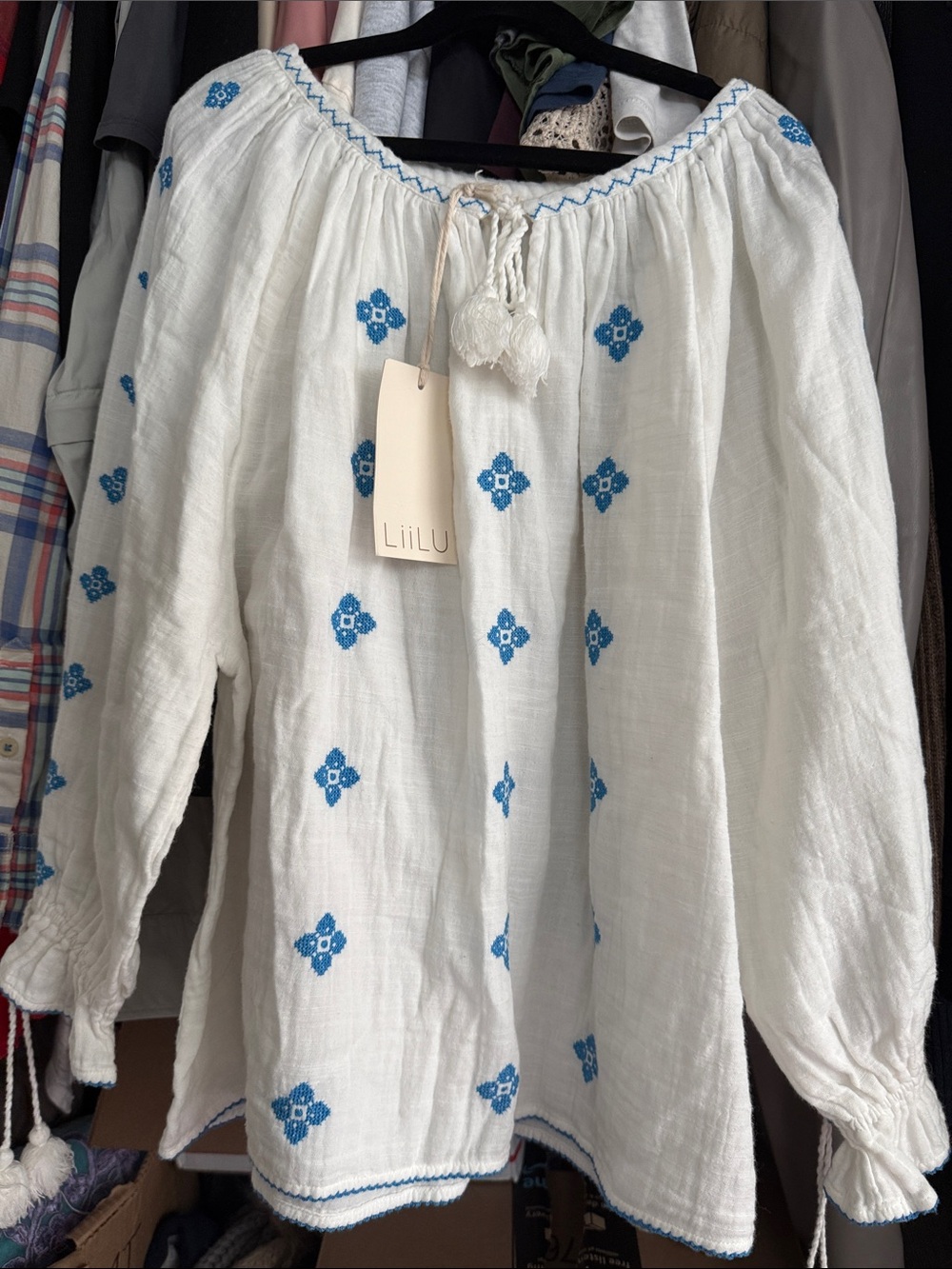 Liilu Blouse 💙 Folk Milk Woman